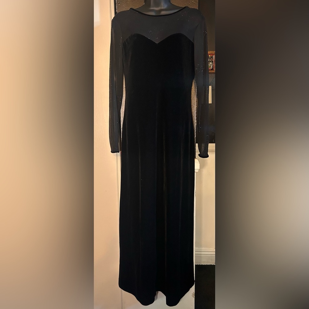 Hillard & Hanson Black Long Sleeve Velvet Rhinestone Dress